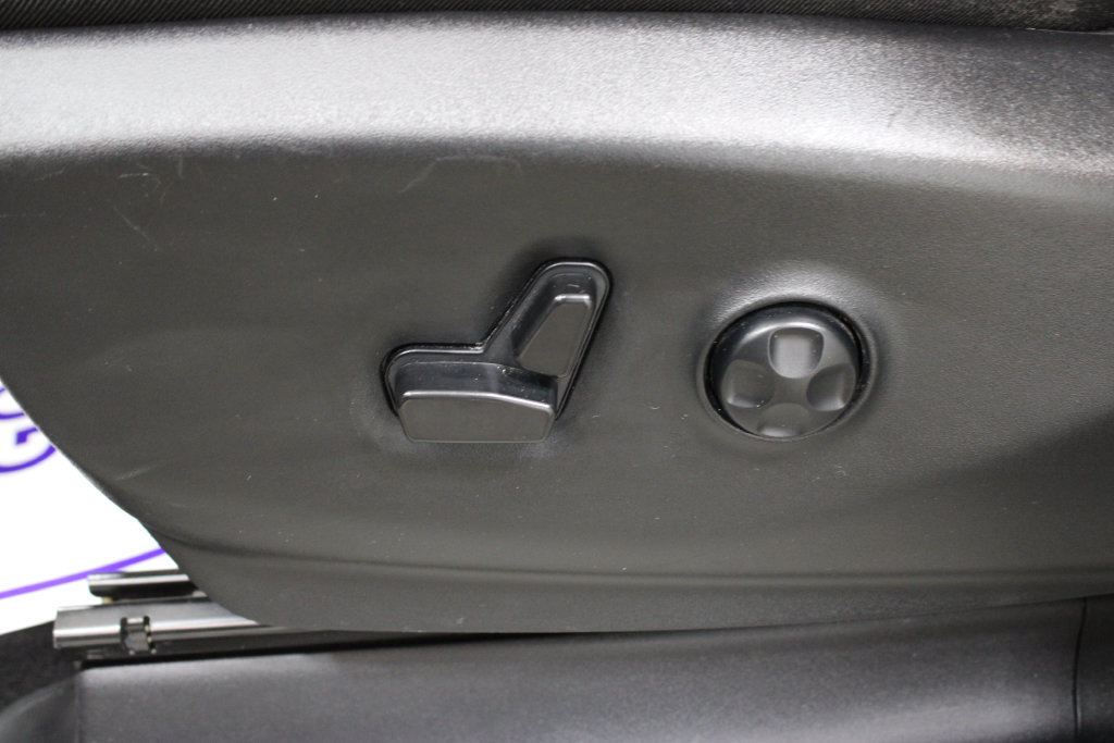 Used 2024 Chrysler Pacifica Limited FWD image 20