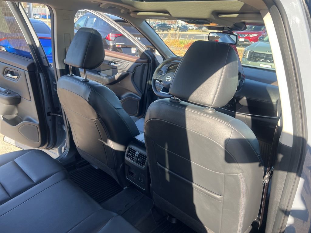 Certified 2023 Nissan Rogue SL w/ SL Premium Package image 16