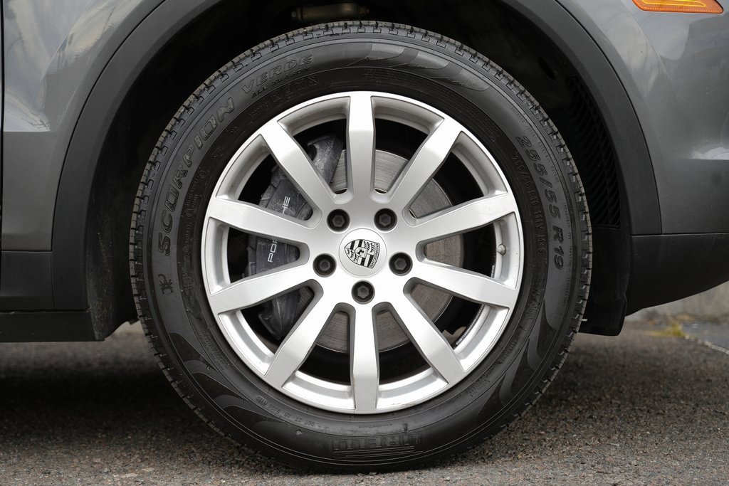 Used 2020 Porsche Cayenne image 12
