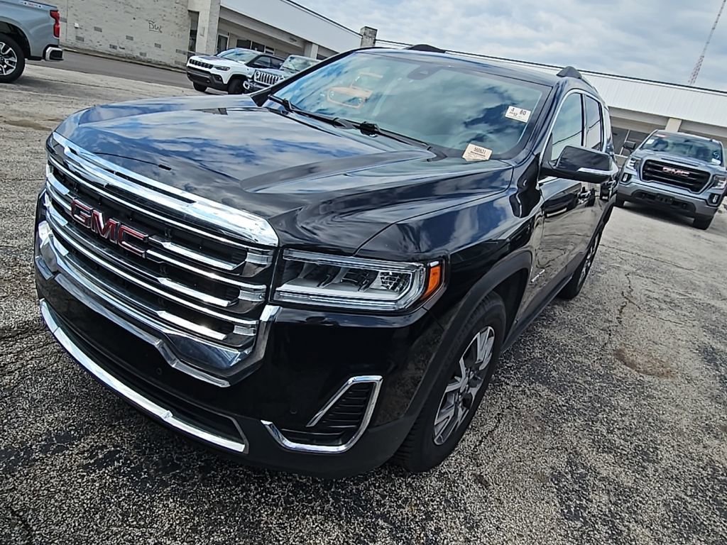 Used 2023 GMC Acadia SLE w/ Driver Convenience Package image 3