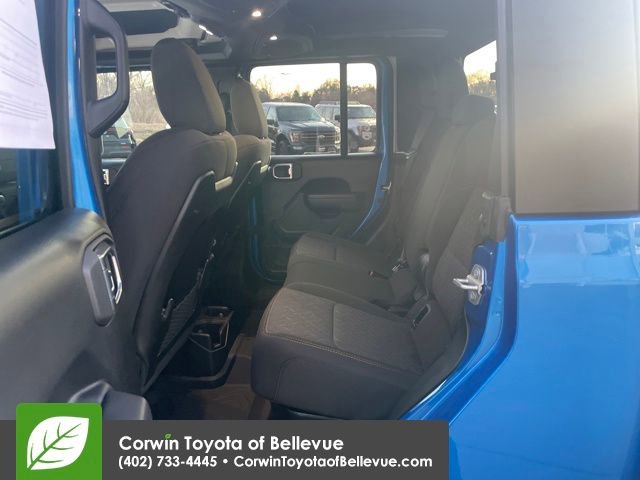 Used 2024 Jeep Gladiator Mojave w/ Technology Group image 23