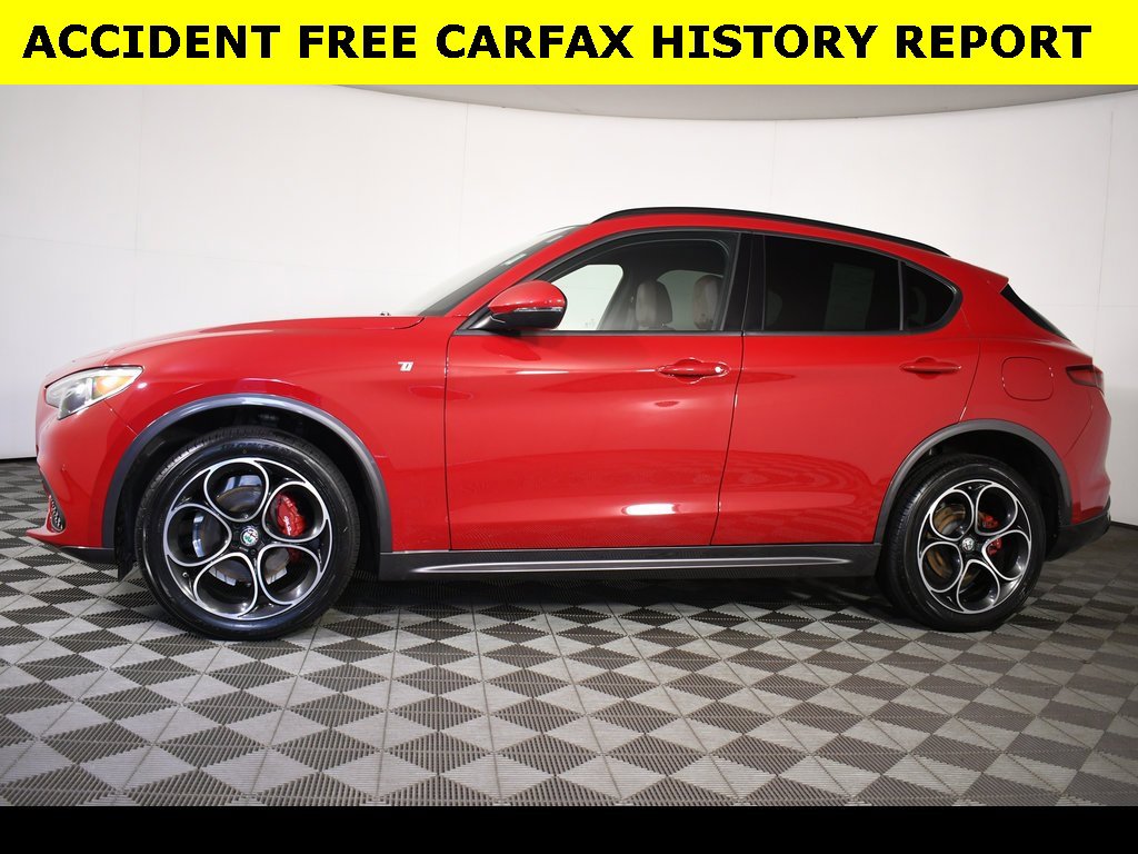 Used 2022 Alfa Romeo Stelvio Ti image 4