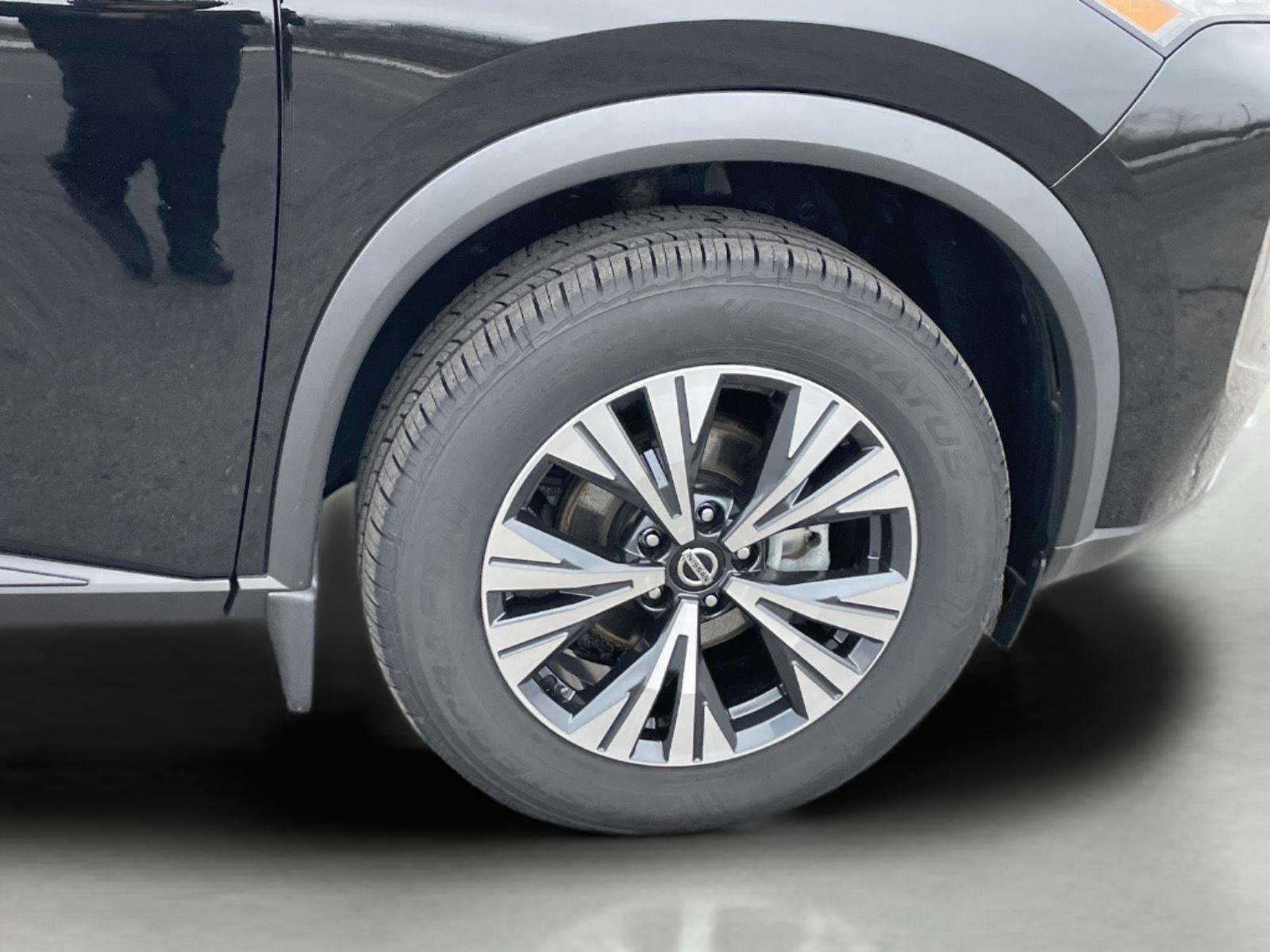 Used 2021 Nissan Rogue SV w/ Premium Package image 11