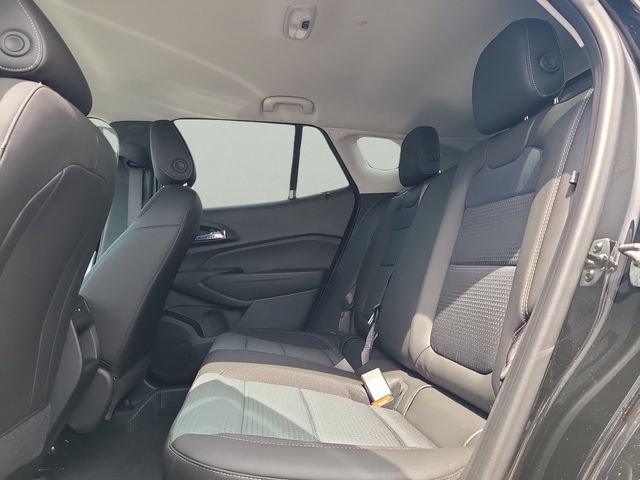 New 2026 Chevrolet Trax LT w/ Midnight Edition FWD image 12