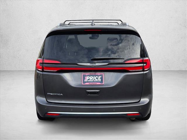 Used 2021 Chrysler Pacifica Touring-L image 7