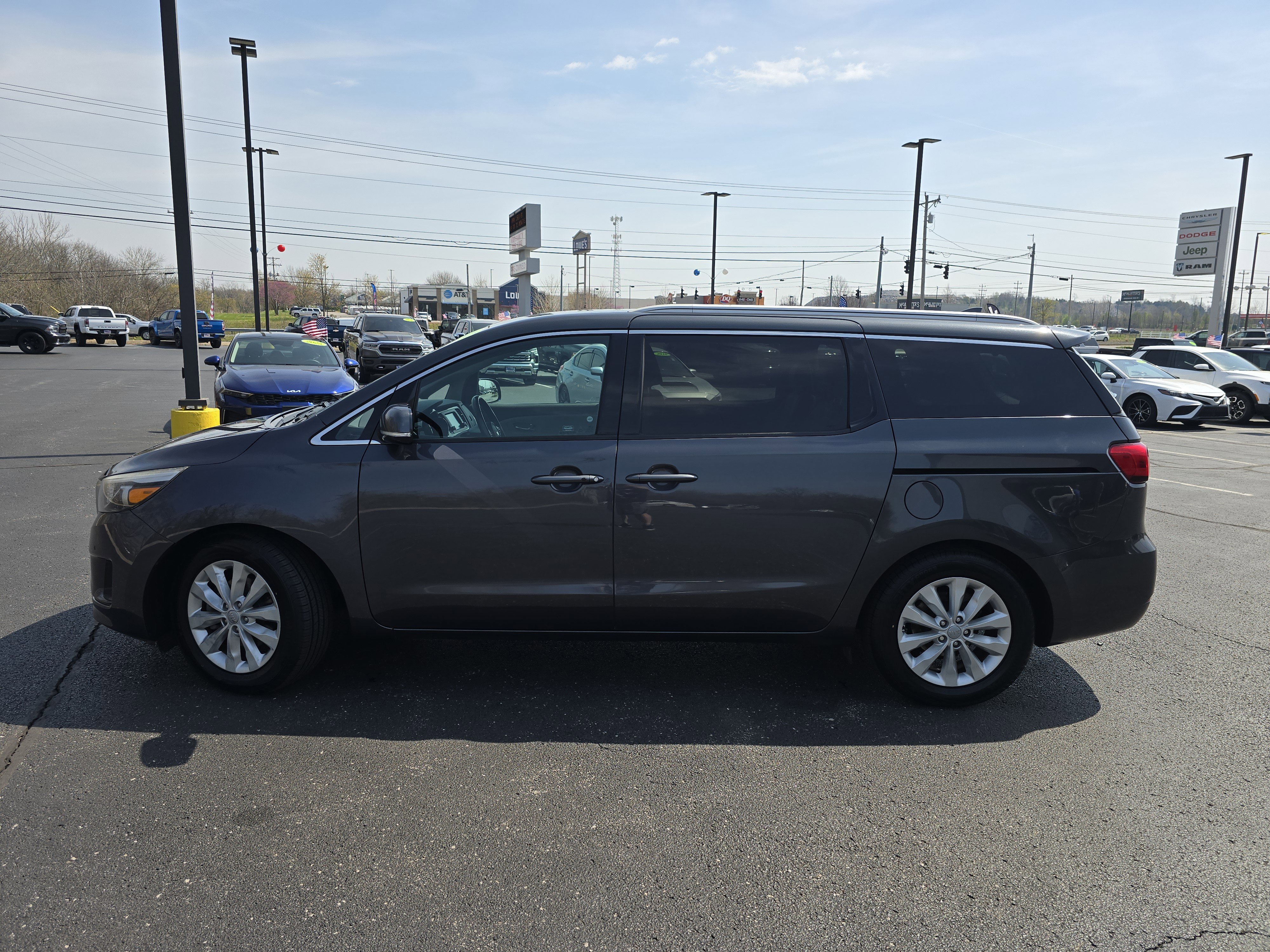 Used 2017 Kia Sedona EX image 19