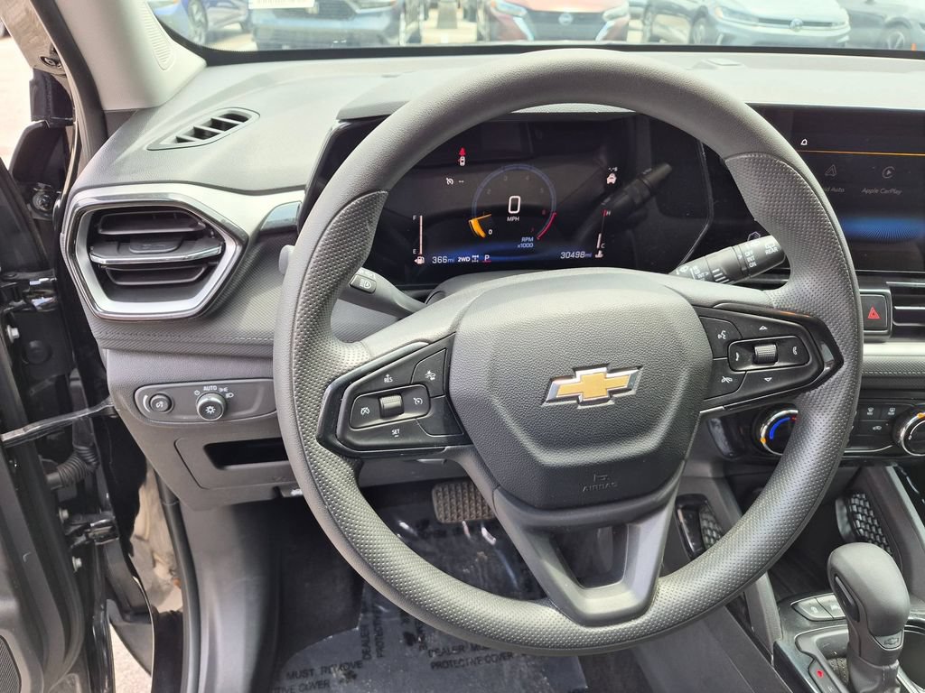 Used 2025 Chevrolet TrailBlazer LT AWD/4WD image 19