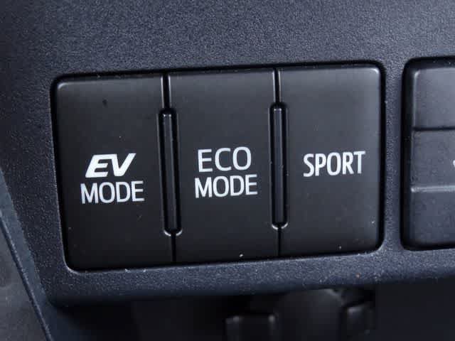 Used 2018 Toyota RAV4 SE AWD/4WD image 26