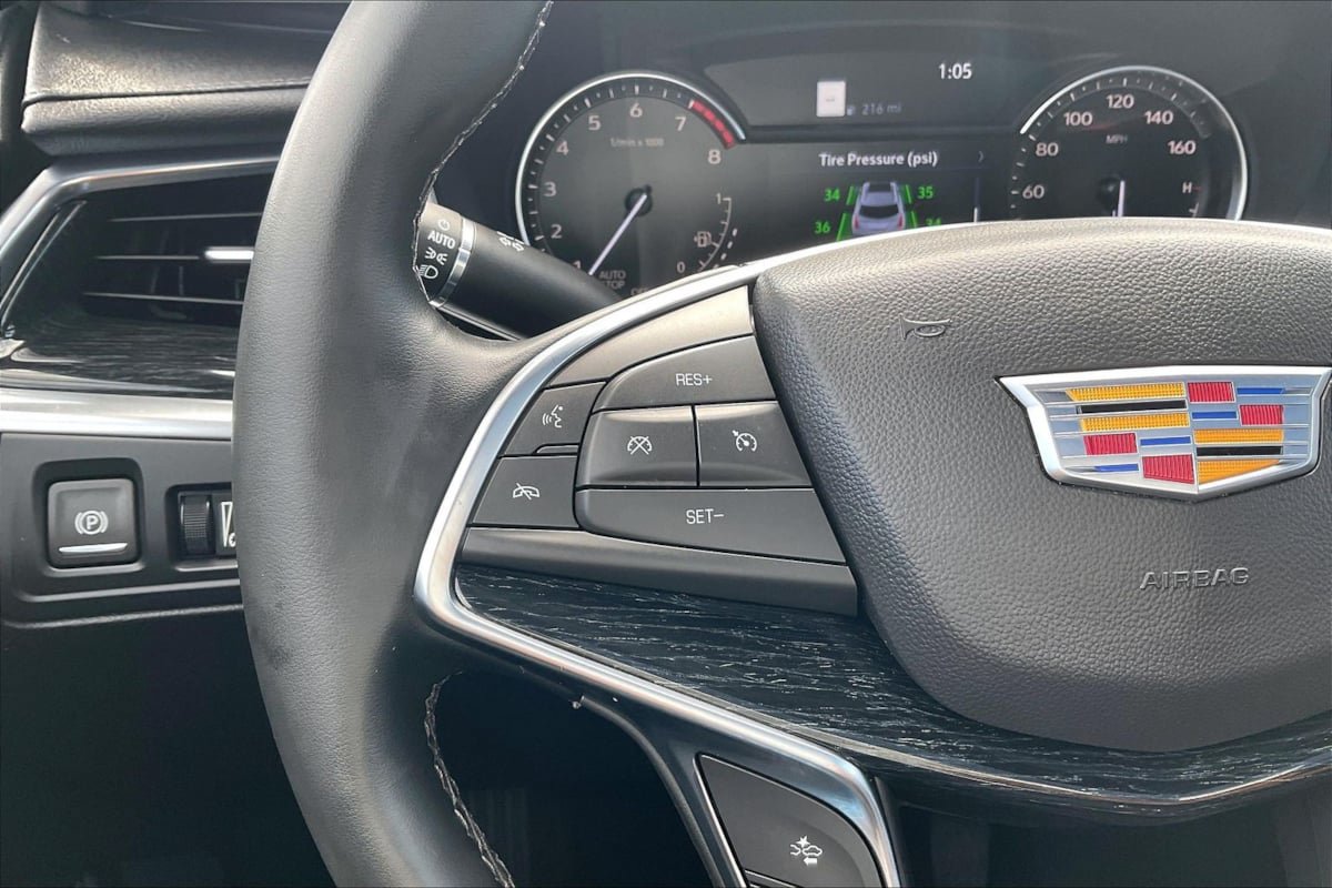 Used 2025 Cadillac XT5 Premium Luxury FWD image 16