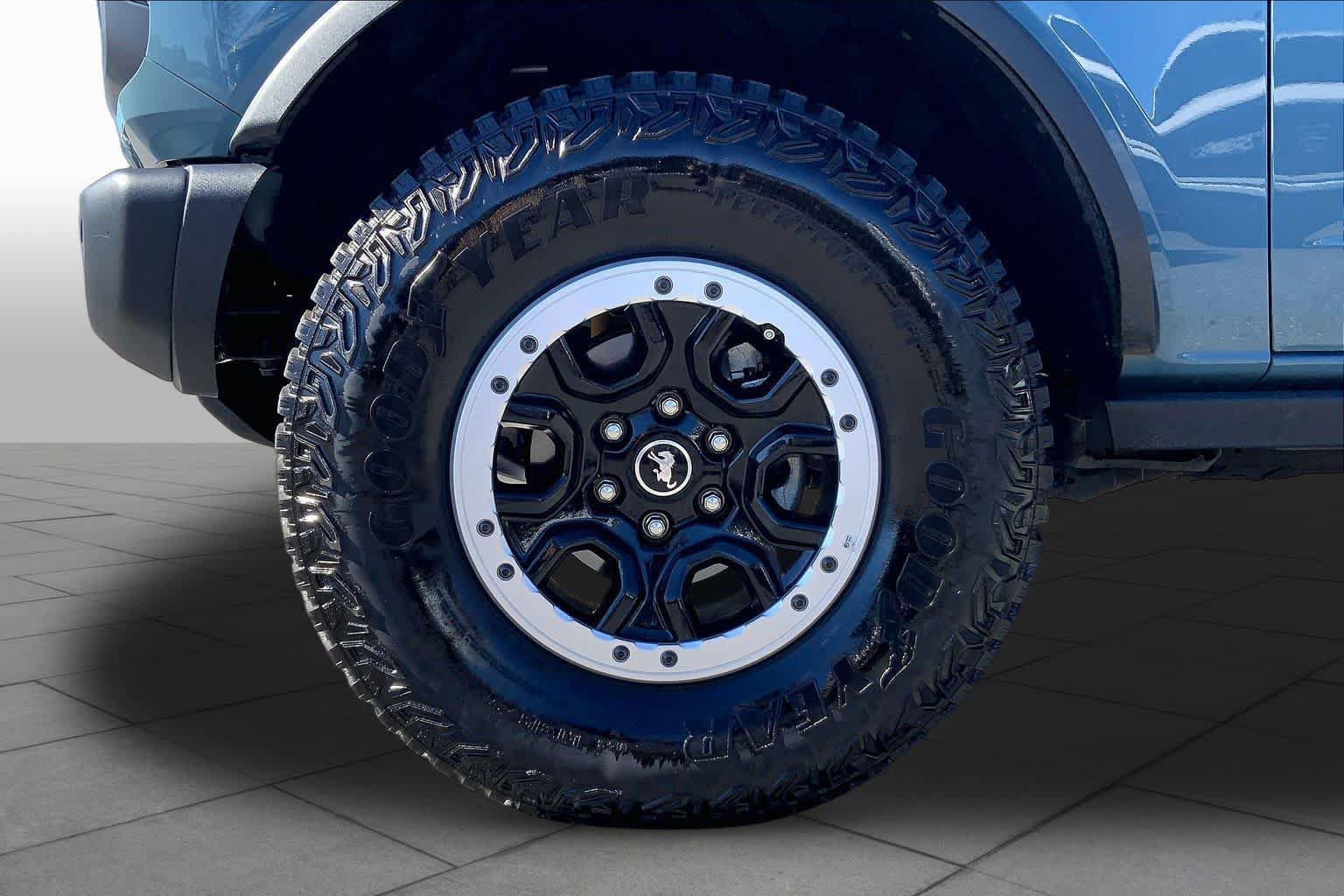 Used 2023 Ford Bronco Badlands w/ Sasquatch Package AWD/4WD image 10