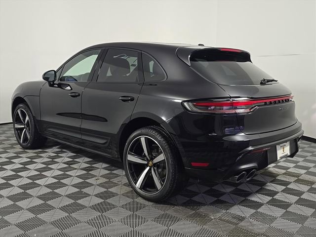 Certified 2026 Porsche Macan AWD/4WD image 3