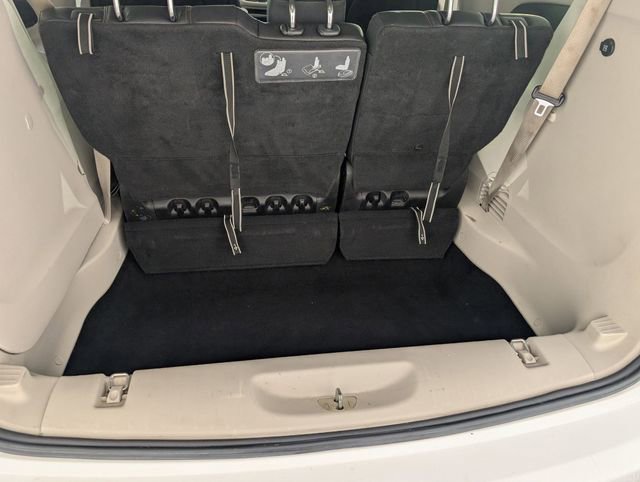 Used 2019 Chrysler Pacifica Touring-L image 27