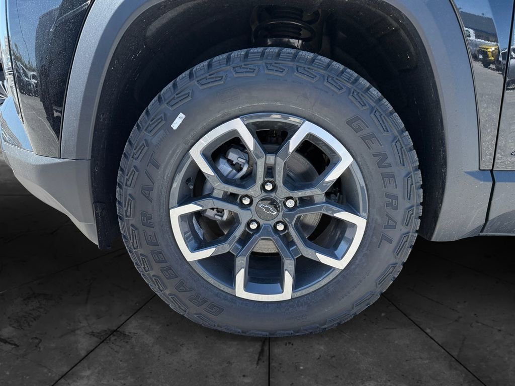 Used 2025 Chevrolet Equinox ACTIV image 14