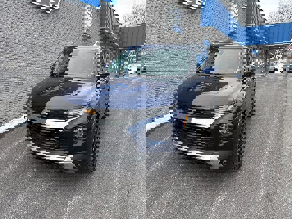 Used 2023 Chevrolet TrailBlazer LT w/ Convenience Package image 2