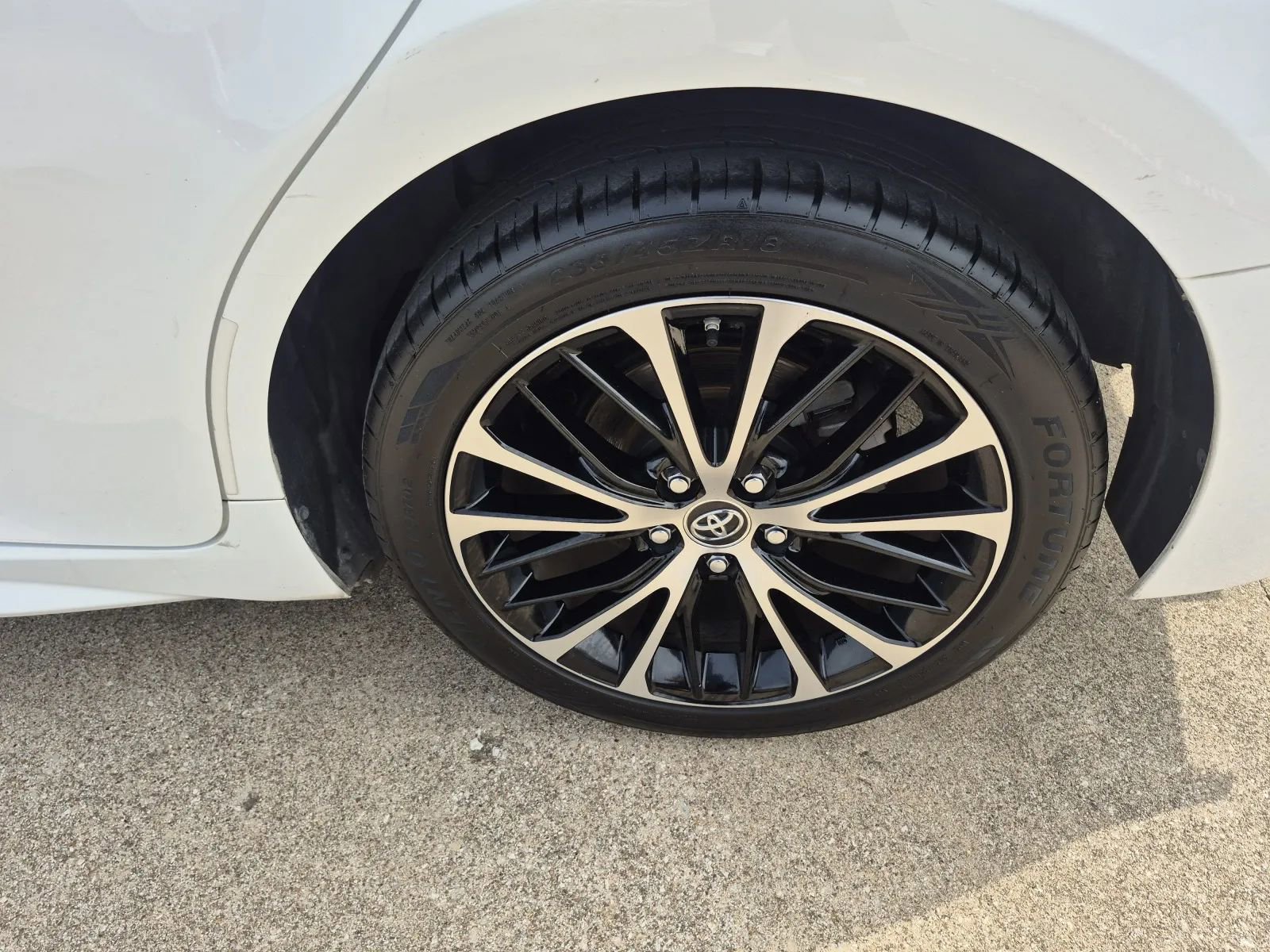 Used 2018 Toyota Camry SE FWD image 9
