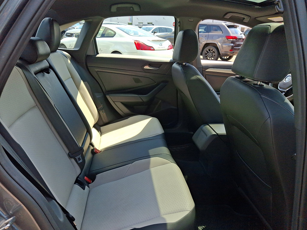 Used 2021 Volkswagen Jetta R-Line FWD image 15