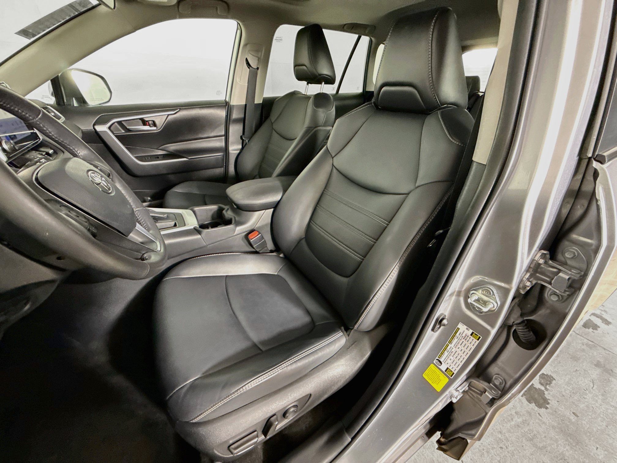 Used 2023 Toyota RAV4 XLE Premium FWD image 24