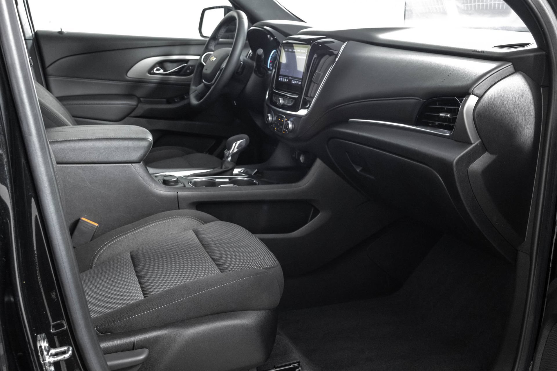 Used 2023 Chevrolet Traverse LT FWD image 40