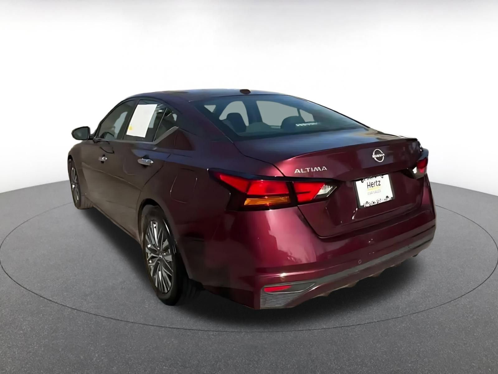 Used 2025 Nissan Altima 2.5 SV FWD image 10