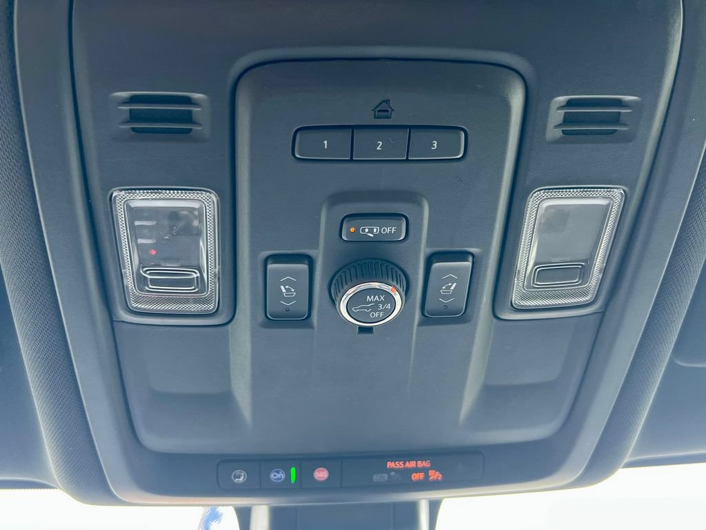 Used 2021 Chevrolet Tahoe RST w/ Luxury Package AWD/4WD image 34