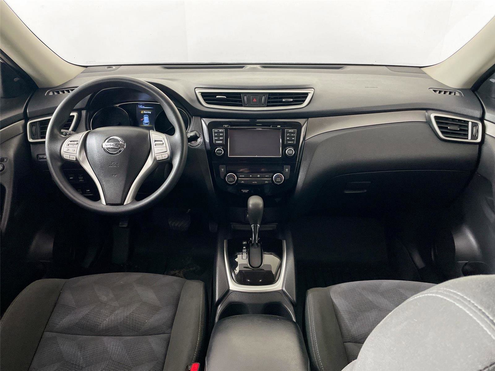 Used 2015 Nissan Rogue SV w/ SV Premium Package image 30