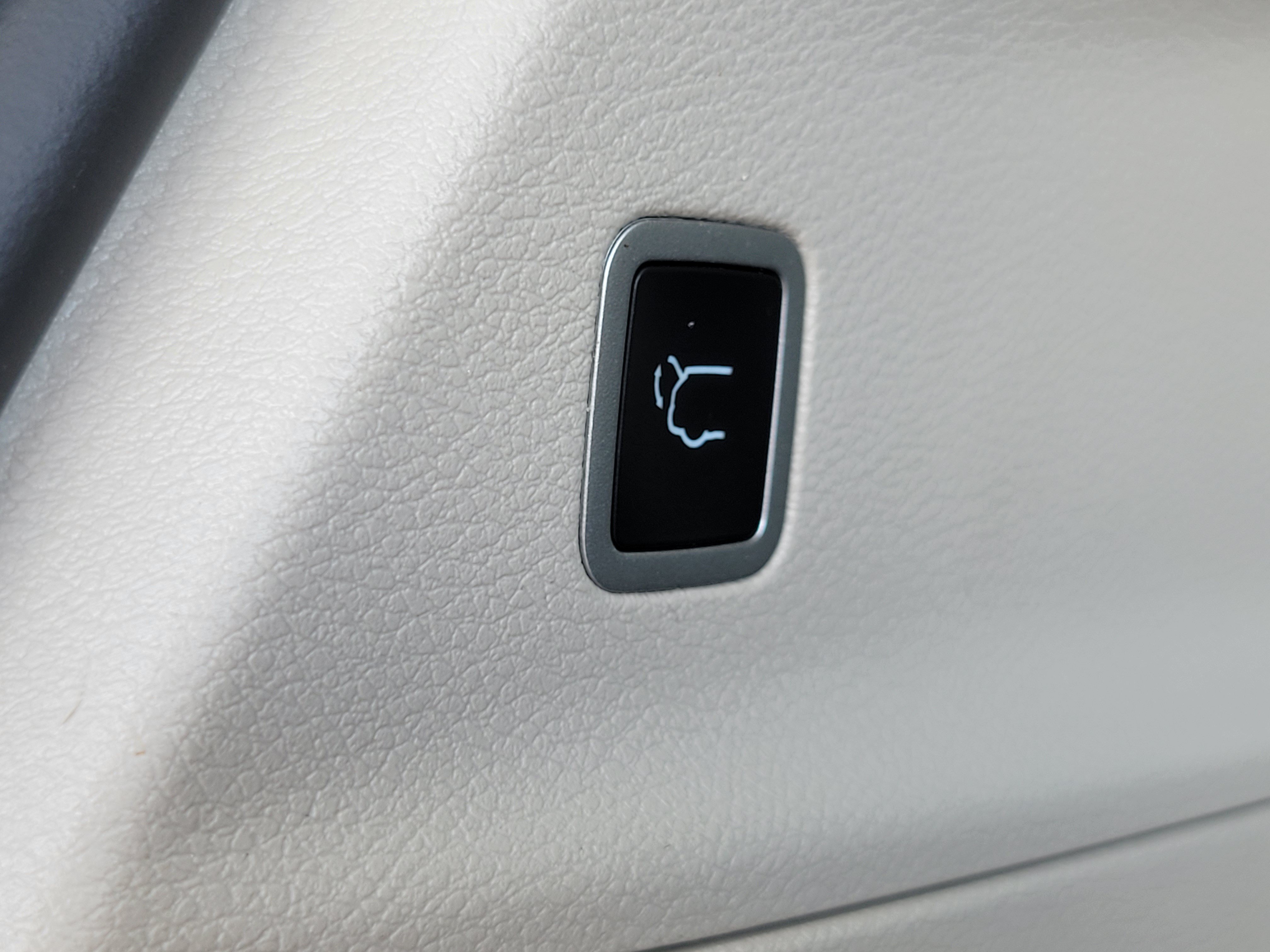 Used 2024 Chrysler Pacifica Touring-L w/ Road Tripper Package FWD image 25
