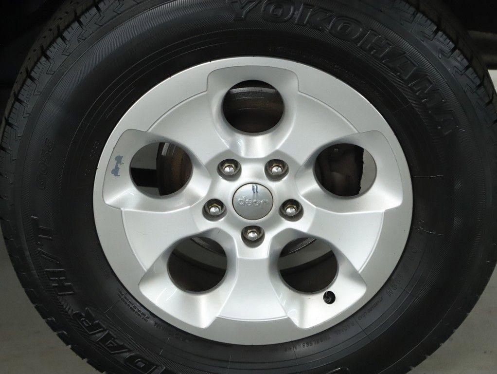 Used 2013 Jeep Wrangler Unlimited Sahara w/ Connectivity Group image 37