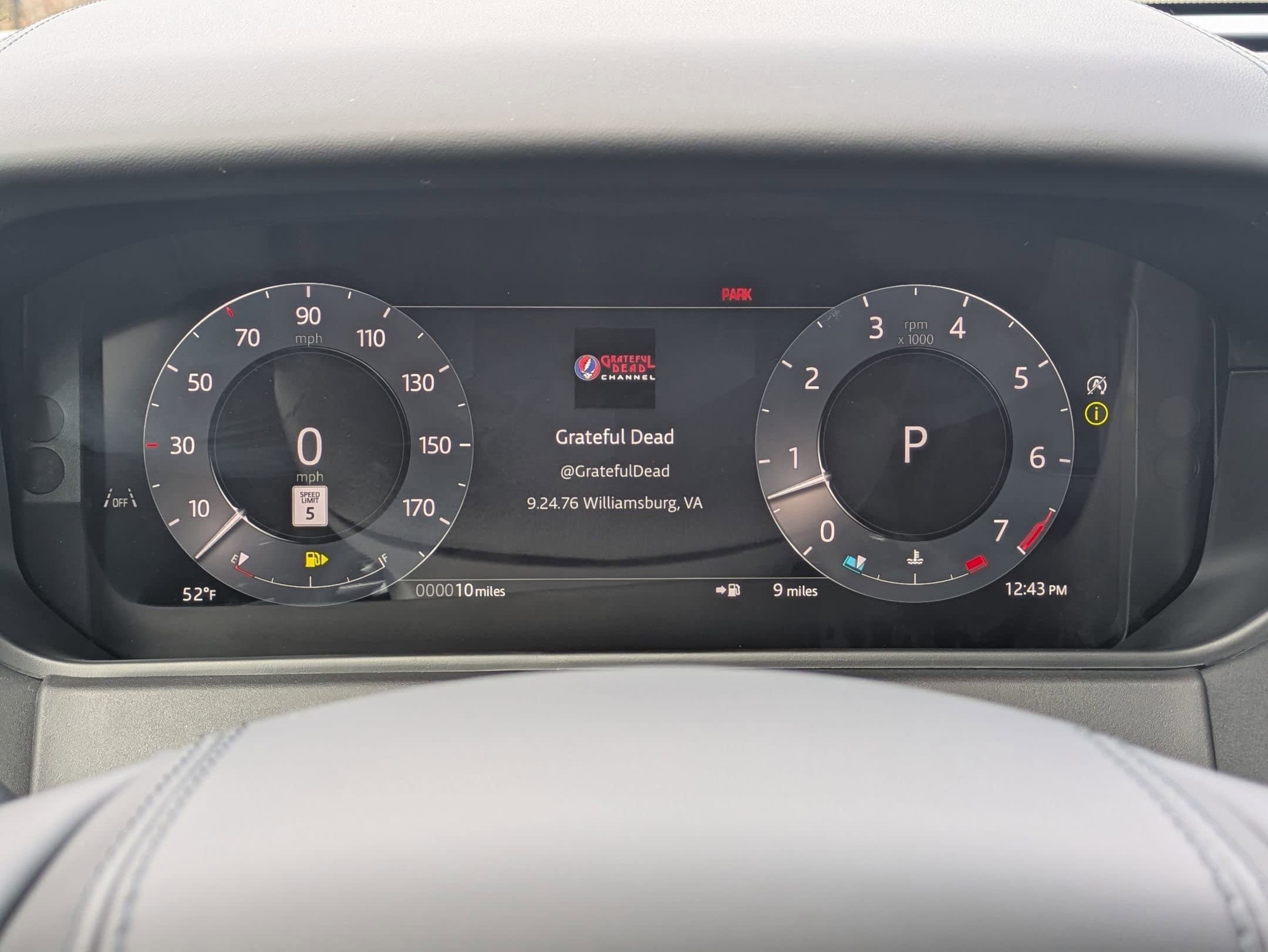 New 2026 Land Rover Range Rover Velar Dynamic SE AWD/4WD image 10
