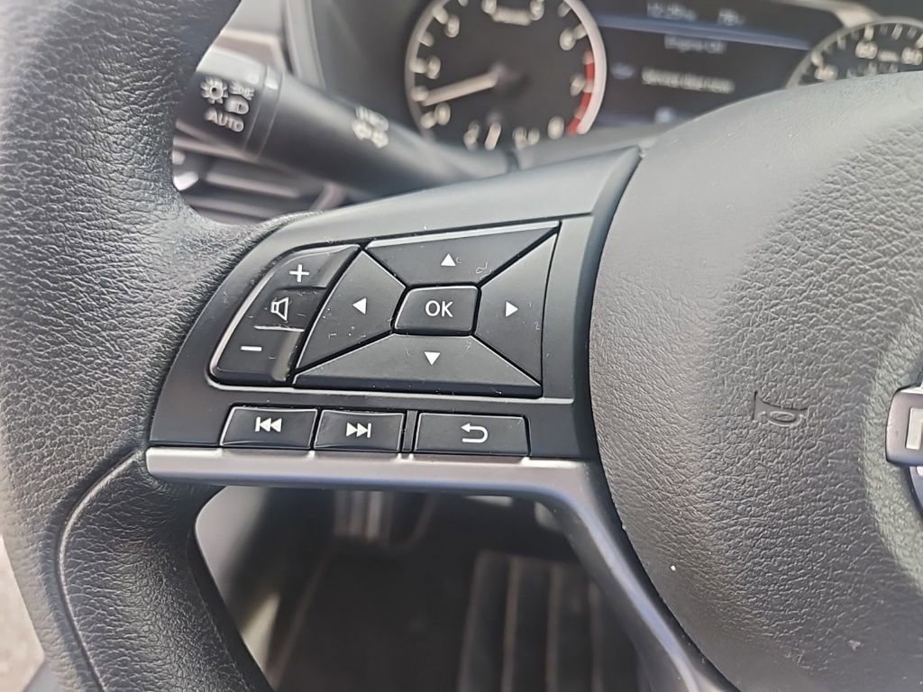 Used 2024 Nissan Altima 2.5 SV image 18