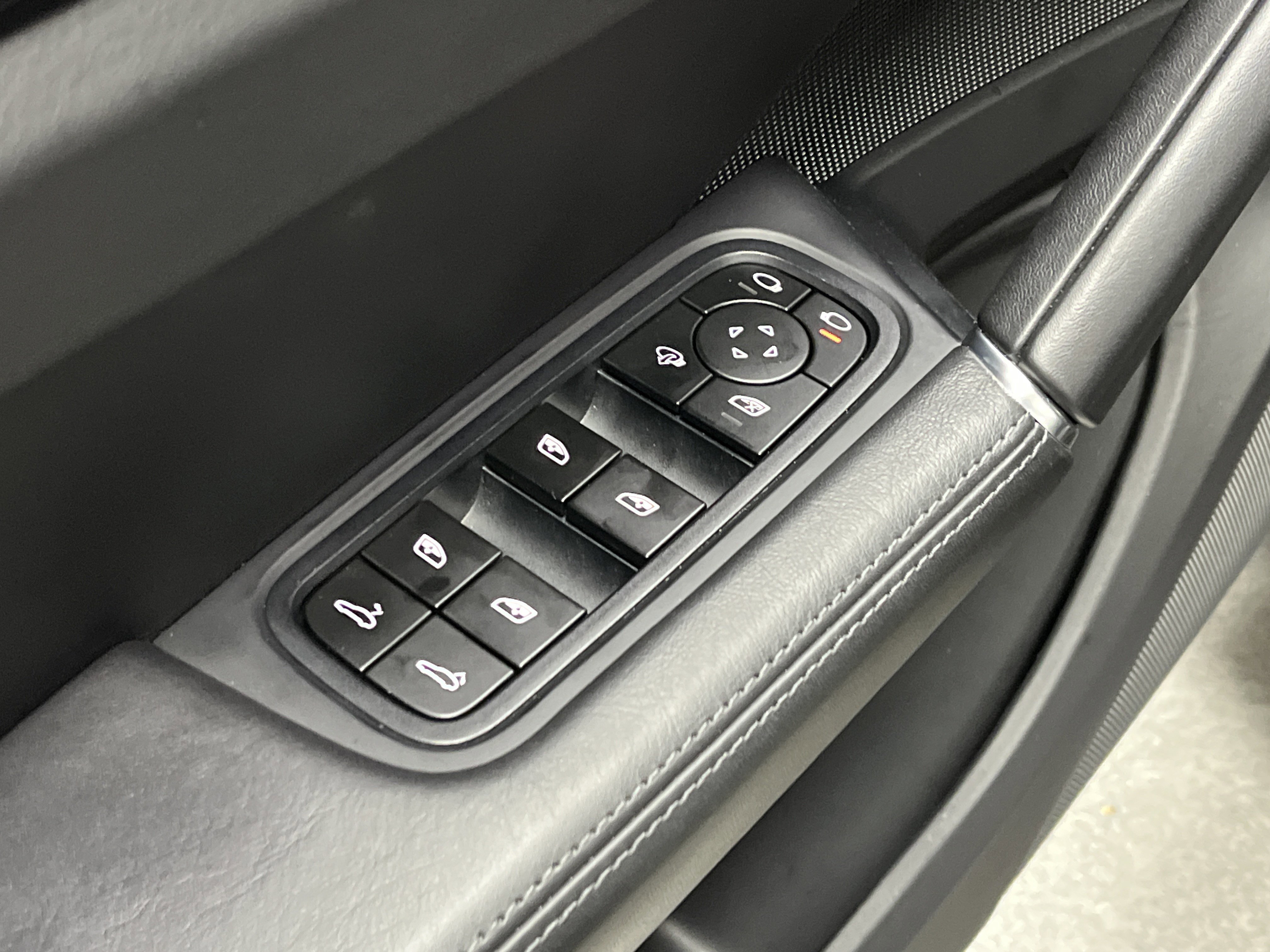 Used 2023 Porsche Cayenne GTS image 15