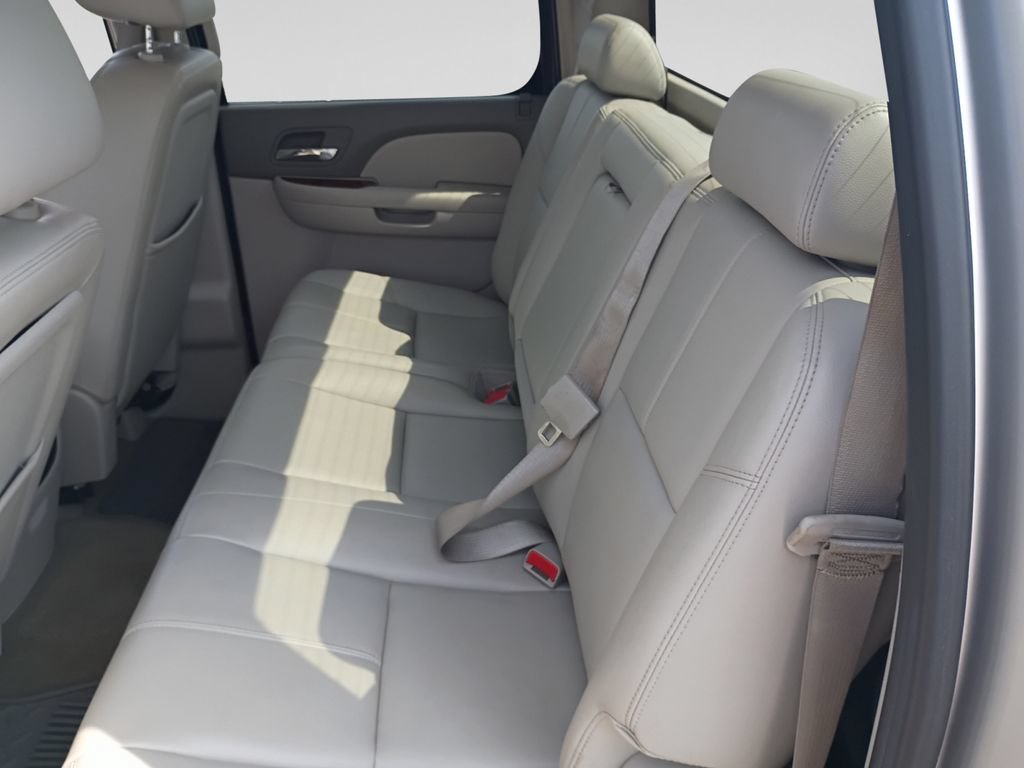 Used 2011 Chevrolet Silverado 2500 LTZ w/ LTZ Plus Package AWD/4WD image 32