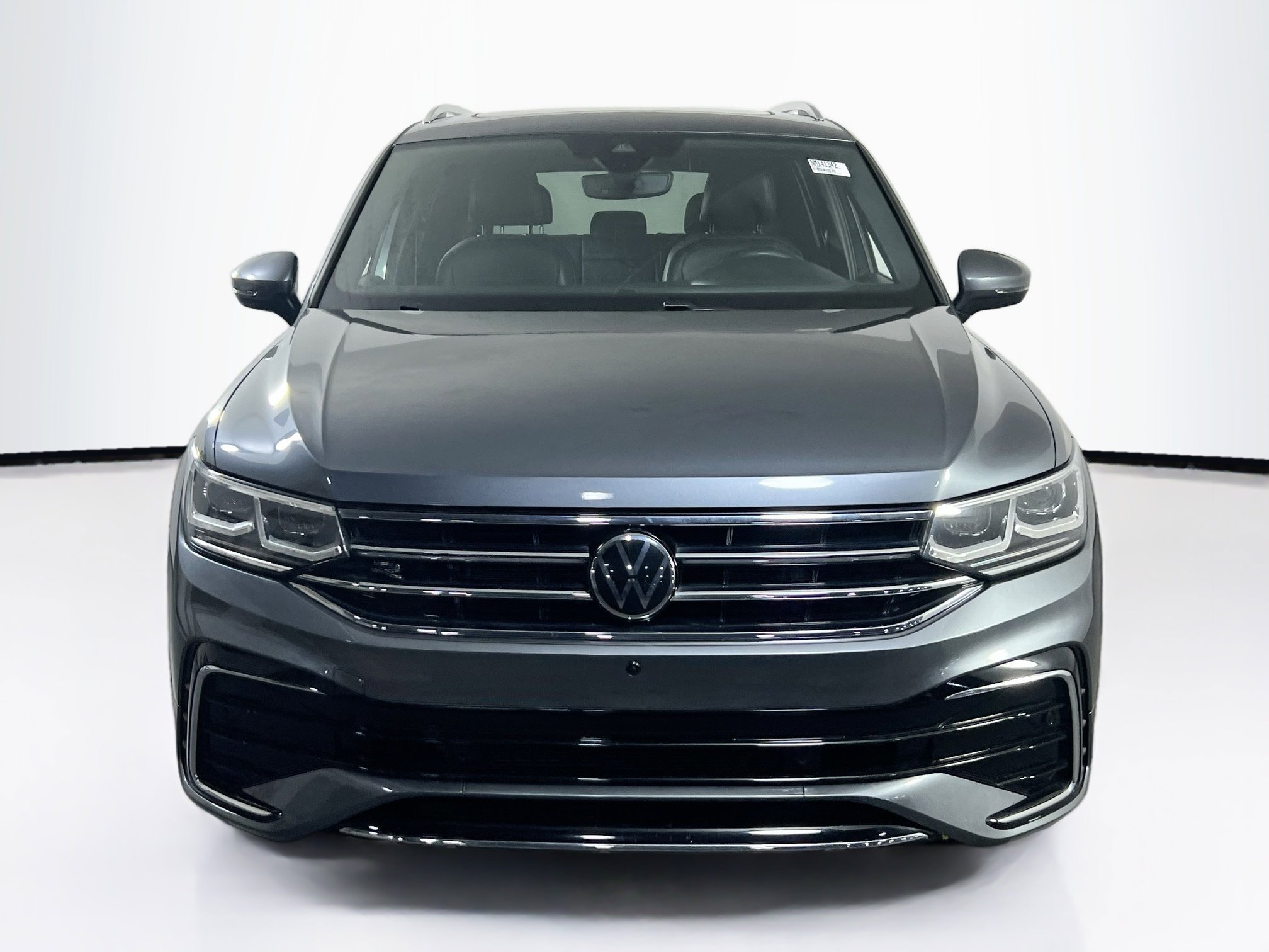 Used 2022 Volkswagen Tiguan SEL R-Line image 2