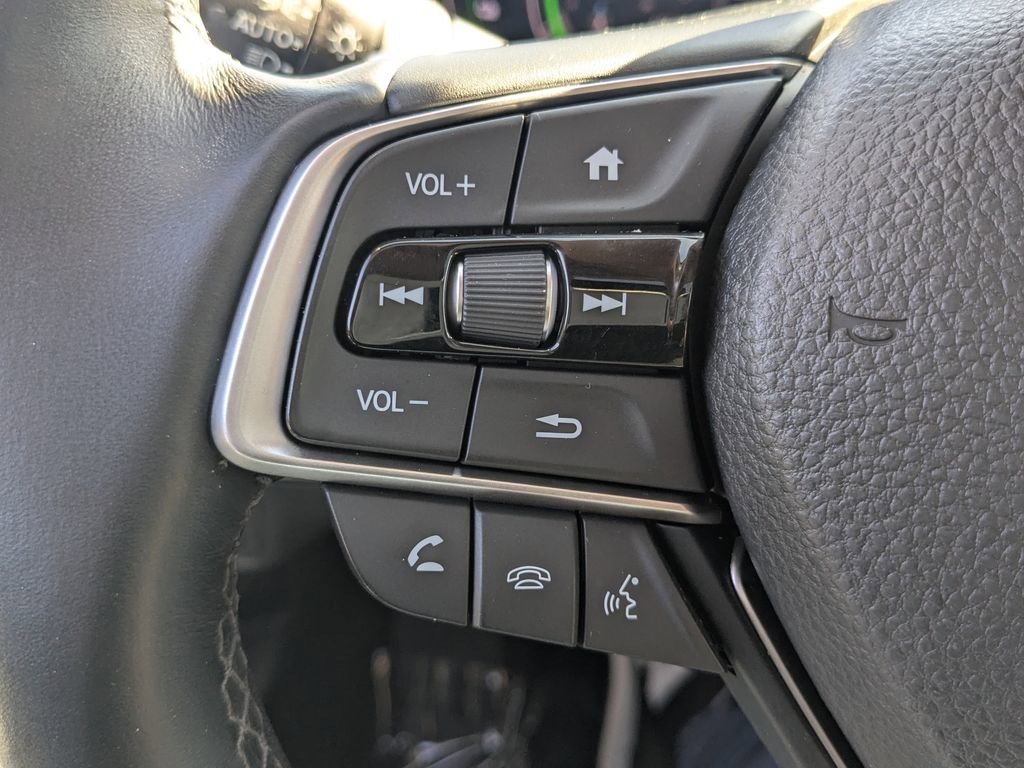 Used 2018 Honda Accord Touring image 11