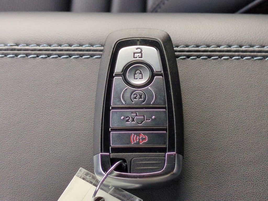 New 2026 Ford F250 Platinum w/ Tremor Off-Road Package image 30