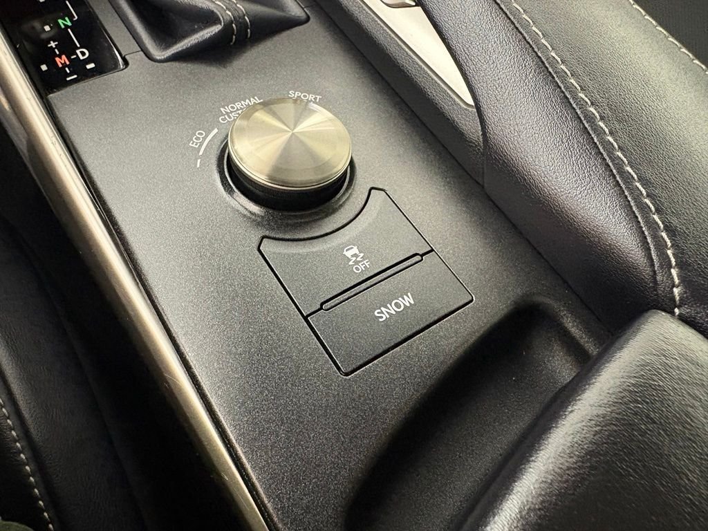 Used 2020 Lexus IS 350 F Sport w/ F Sport Package RWD image 34