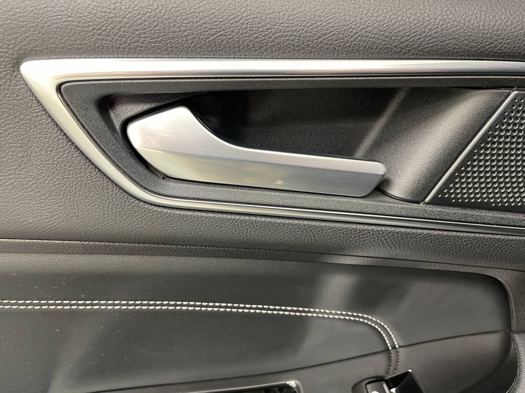 Used 2020 Ford Edge Titanium image 55