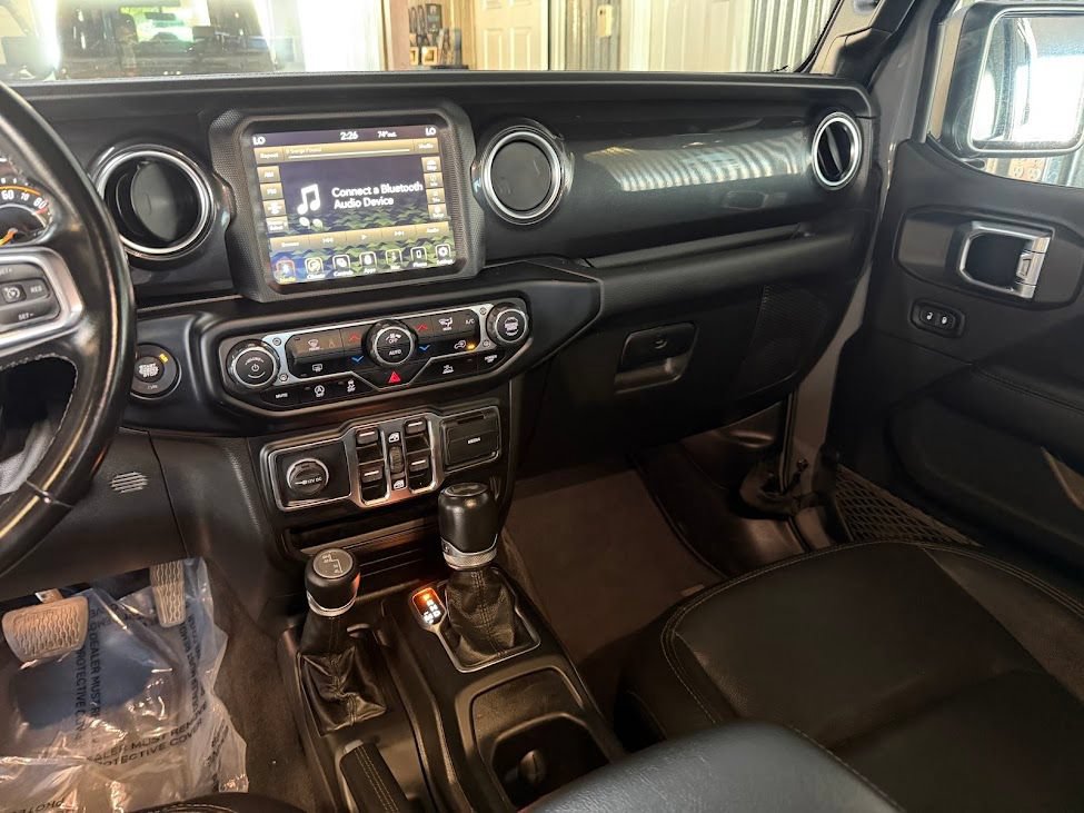 Used 2021 Jeep Wrangler Unlimited Sahara AWD/4WD image 14