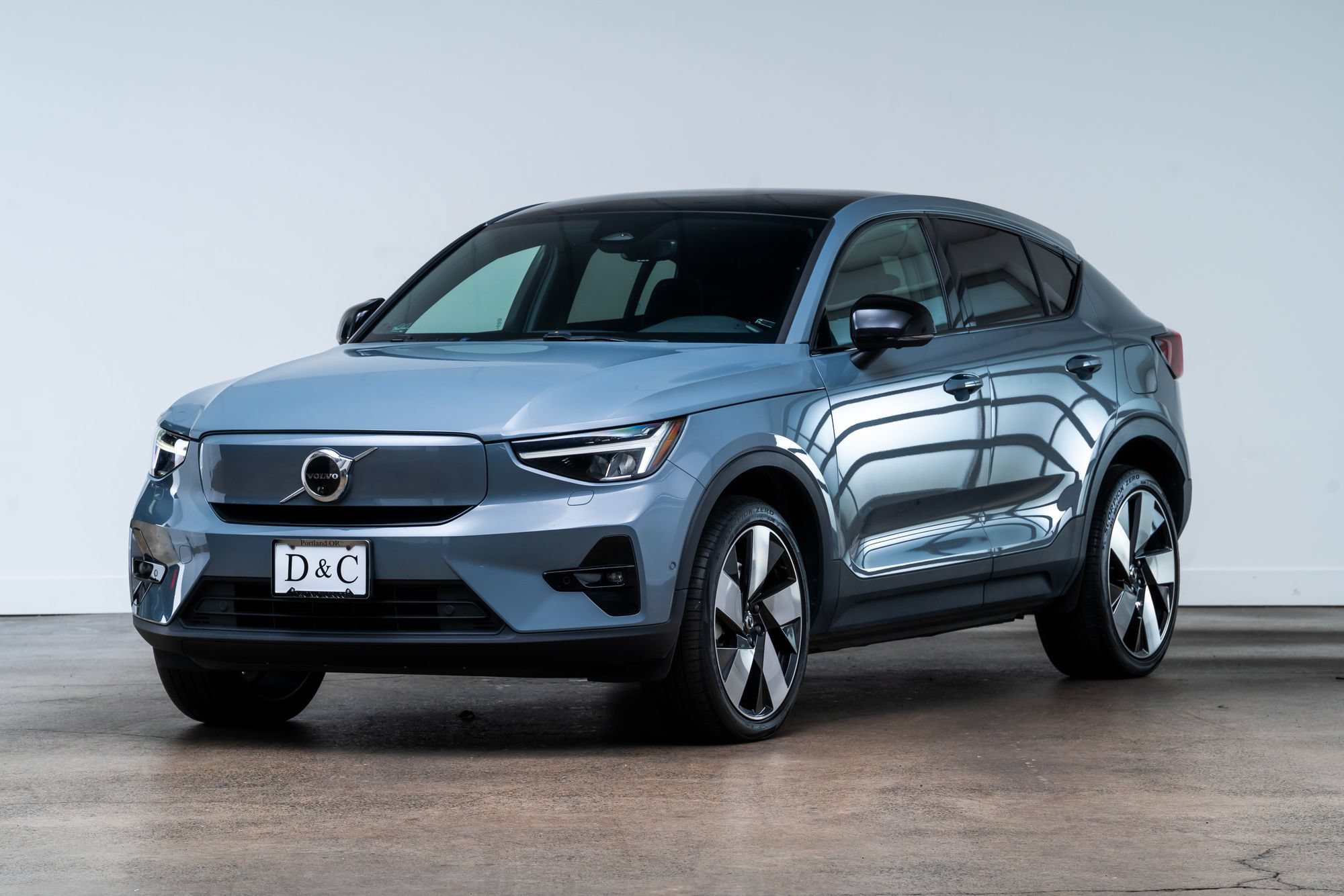 Used 2023 Volvo C40 P8 Recharge Ultimate w/ Protection Package Premier AWD/4WD image 3