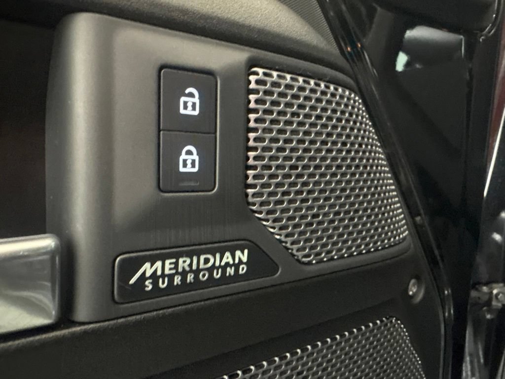 Used 2023 Land Rover Defender 110 V8 AWD/4WD image 19