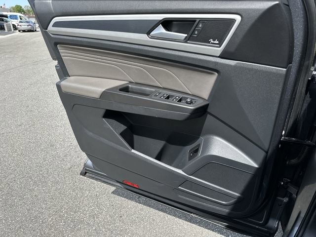 Used 2022 Volkswagen Atlas SEL Premium image 31