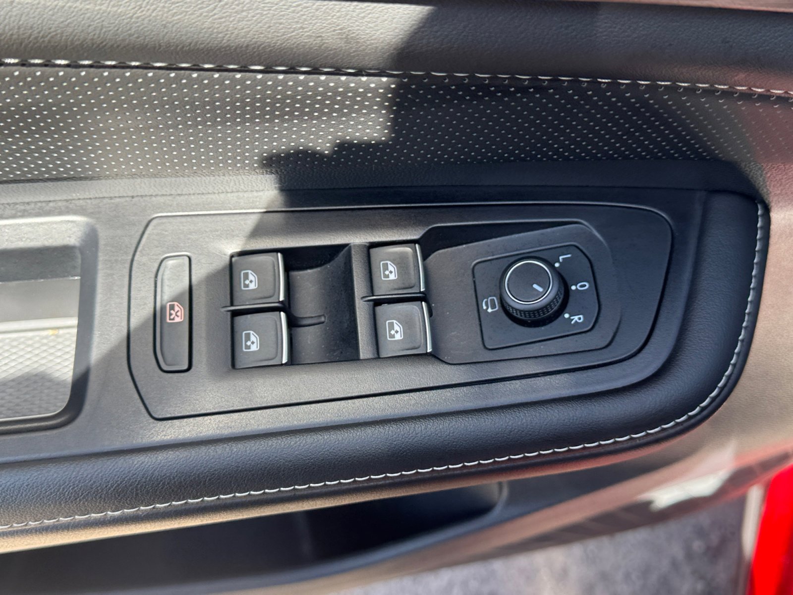 Used 2024 Volkswagen Atlas SEL Premium R-Line AWD/4WD image 17