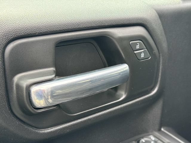 Used 2020 Chevrolet Silverado 1500 Custom AWD/4WD image 9