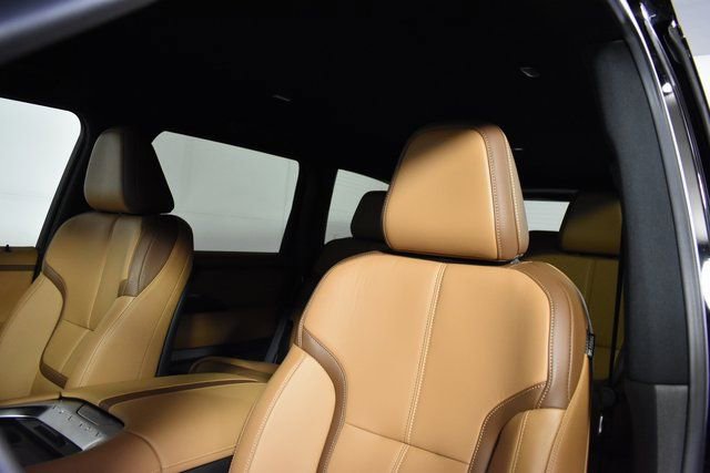 New 2025 Nissan Armada SL w/ Captain's Chari Seat Package AWD/4WD image 11