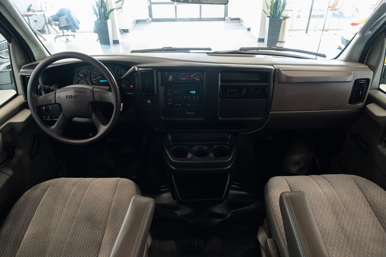 Used 2006 GMC Savana 1500 RWD image 11