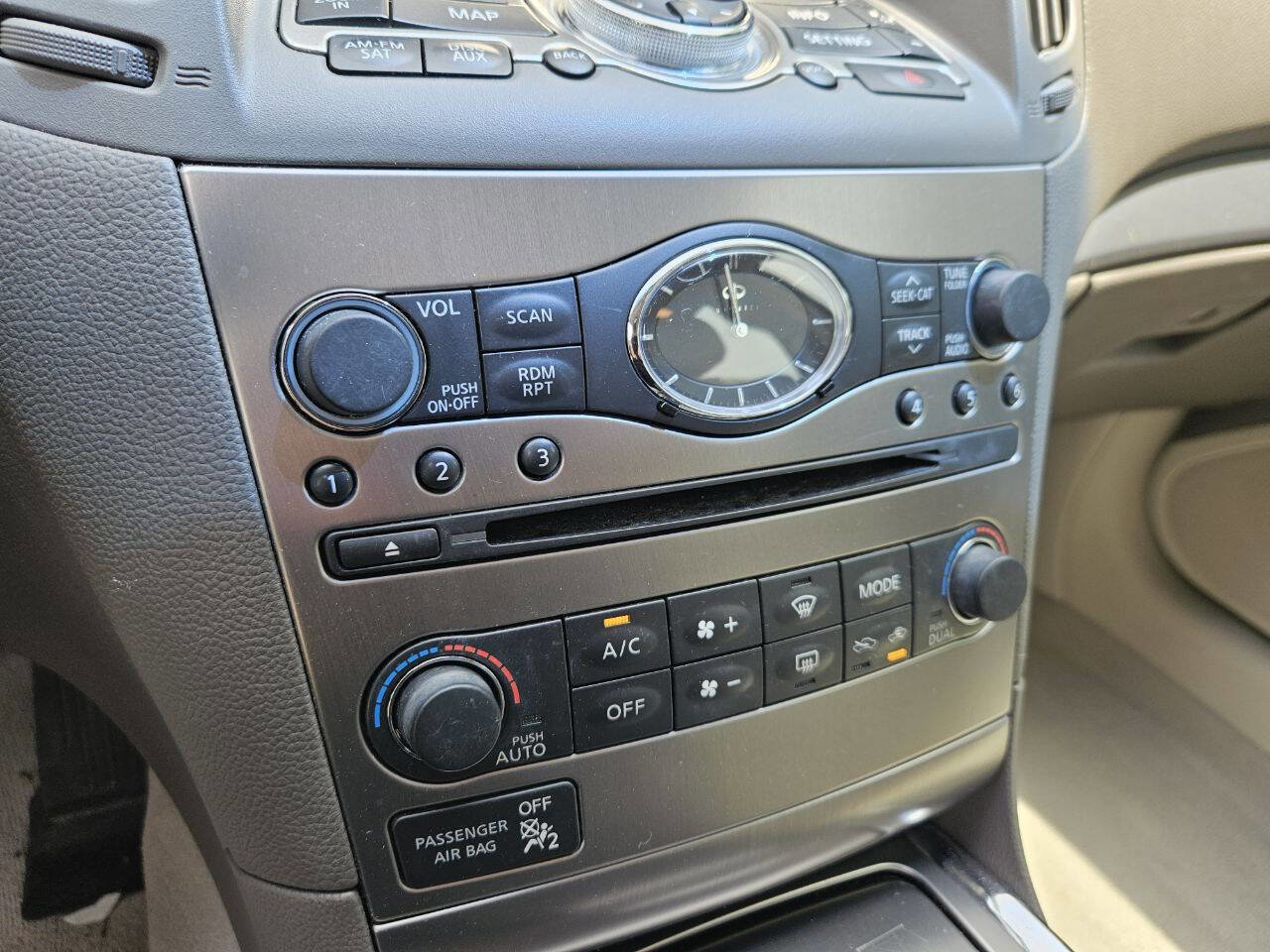 Used 2015 INFINITI Q40 AWD w/ Navigation Package image 20