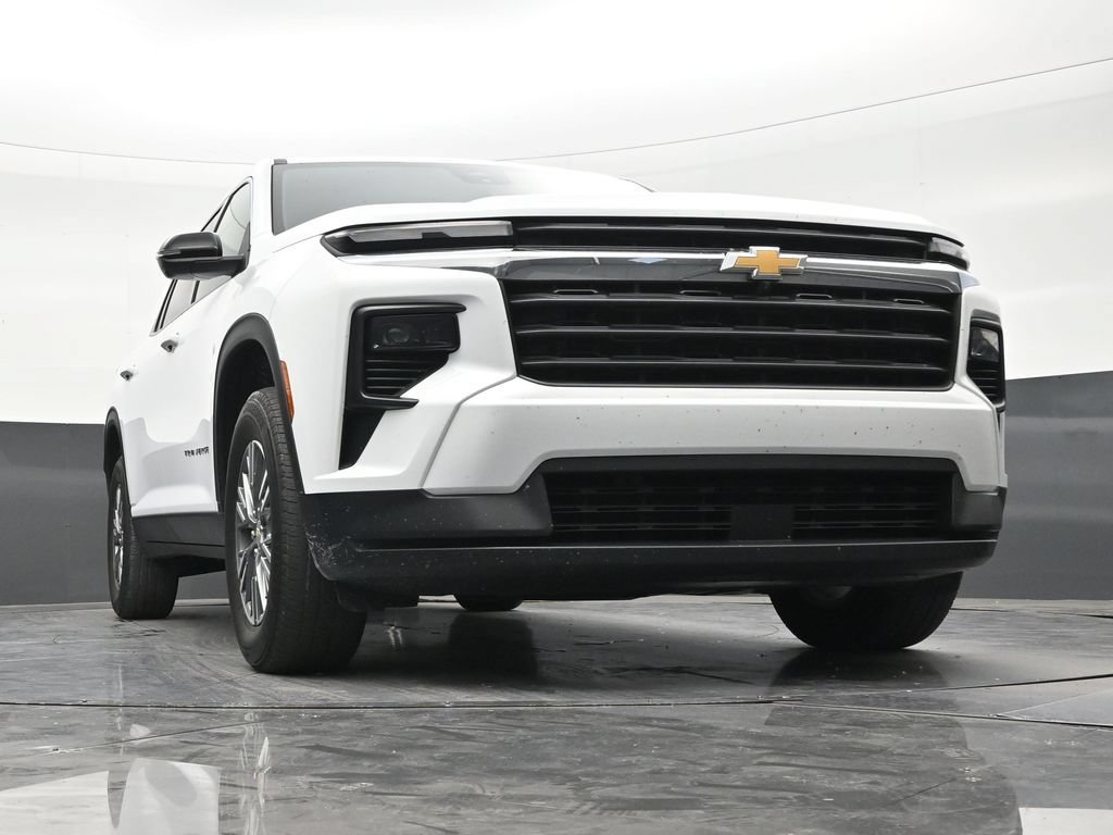 Used 2024 Chevrolet Traverse LS FWD image 26