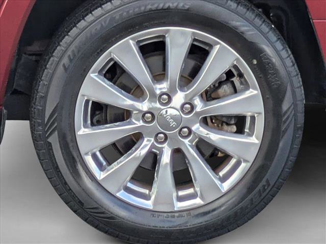 Used 2016 Jeep Cherokee Overland w/ Technology Group image 23