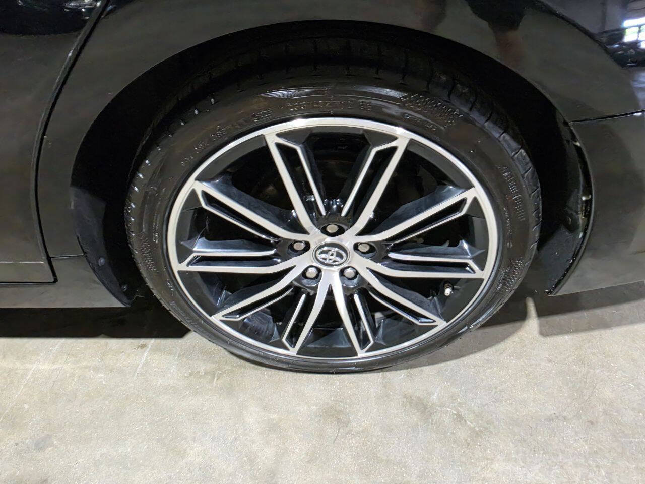 Used 2019 Toyota Avalon XSE w/ All Weather Liner Package FWD image 21
