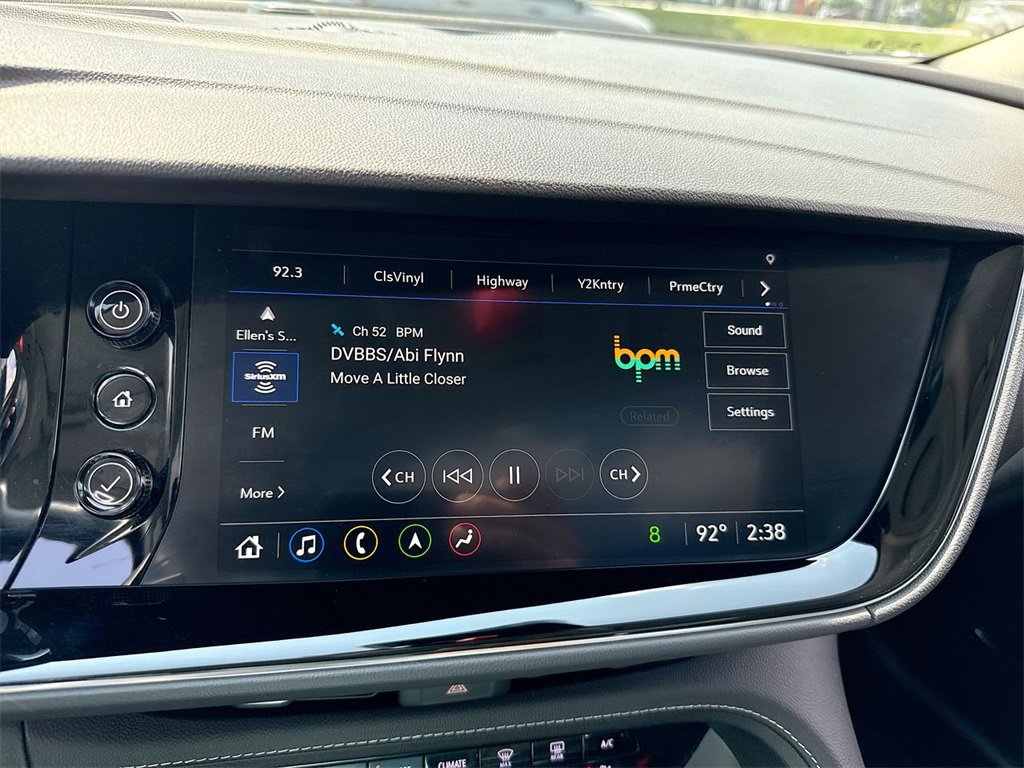 Used 2022 Buick Envision Avenir w/ Technology Package II image 16