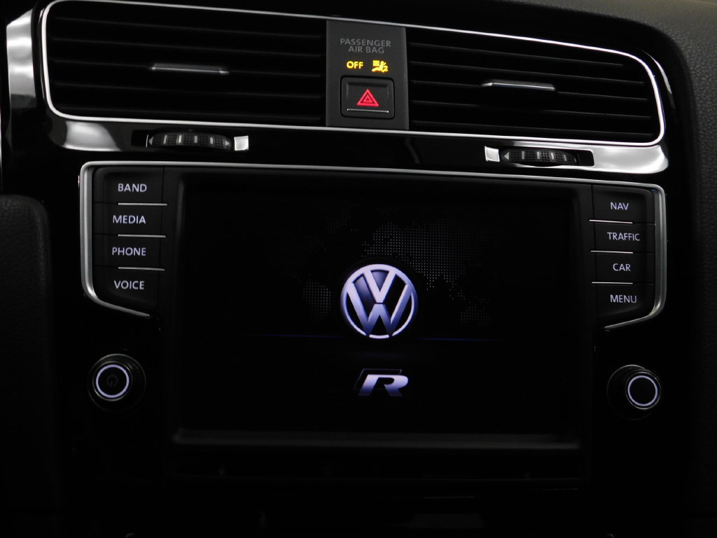 Used 2017 Volkswagen Golf 4-Door AWD/4WD image 43